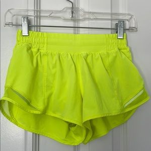Lulu Lemon hotty hot short